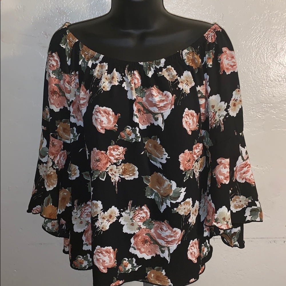 Adorable Scoop Neck Blouse